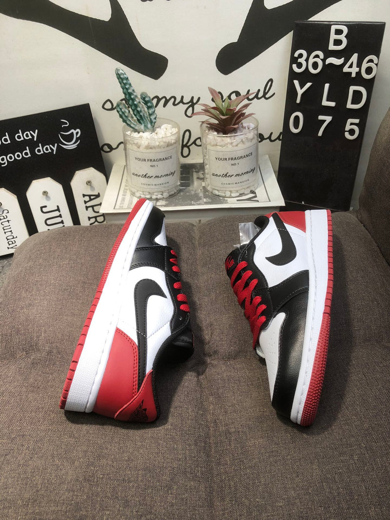 Air Jordan 1 Low Black Toe