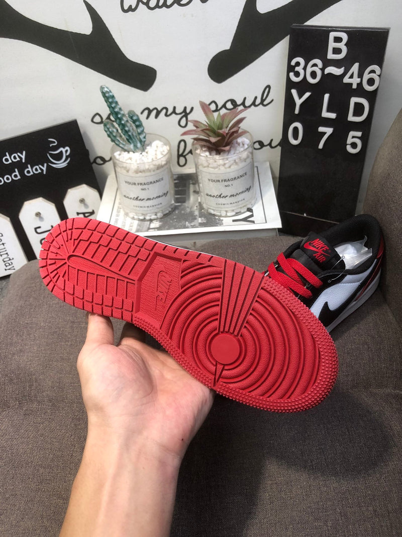 Air Jordan 1 Low Black Toe